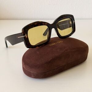 New Tom Ford Venetian FT1218 52E Sunglasses Yellow Photochromic Lenses Authentic